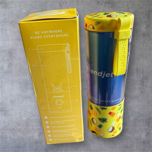 BlendJet 2 Portable Blender w/ Fruit Design - Collaboration with Bailey’s - NIB - Picture 2 of 4
